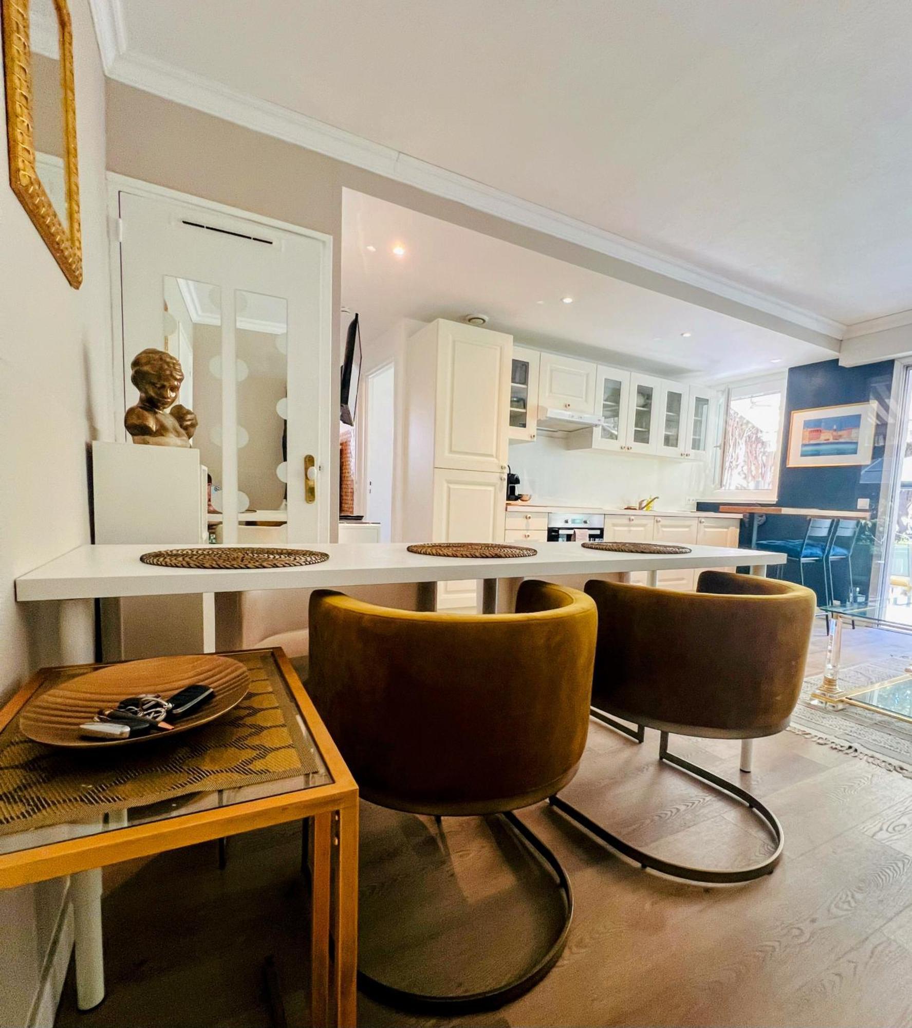 Superbe Appartement Avec Terrasse Jardin Et Parking Prive Saint-Tropez Exterior foto