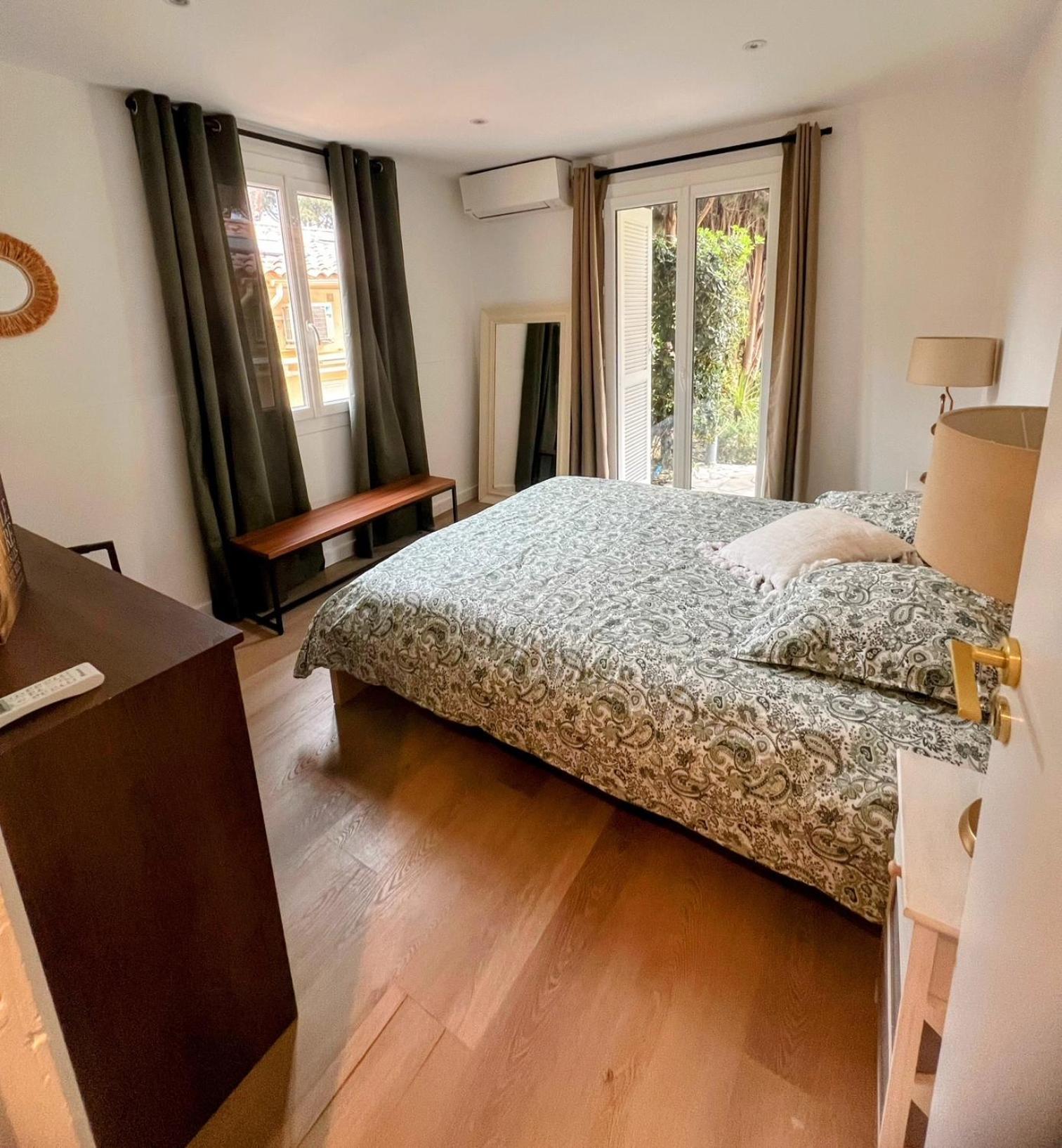 Superbe Appartement Avec Terrasse Jardin Et Parking Prive Saint-Tropez Exterior foto