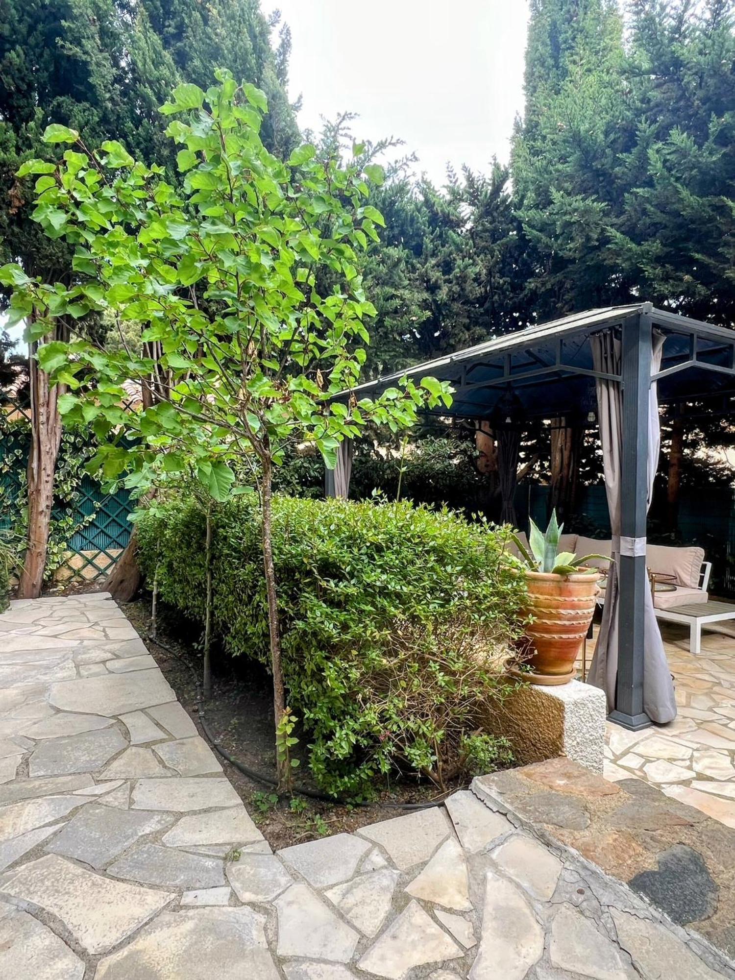 Superbe Appartement Avec Terrasse Jardin Et Parking Prive Saint-Tropez Exterior foto